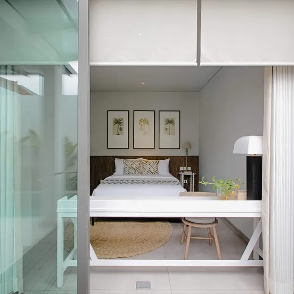 Second bedroom with a single bed and writing desk
